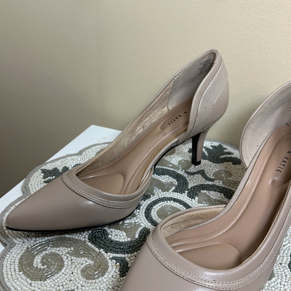 Tan Kelly and Katie pointed toe heels - Picture 2 of 10